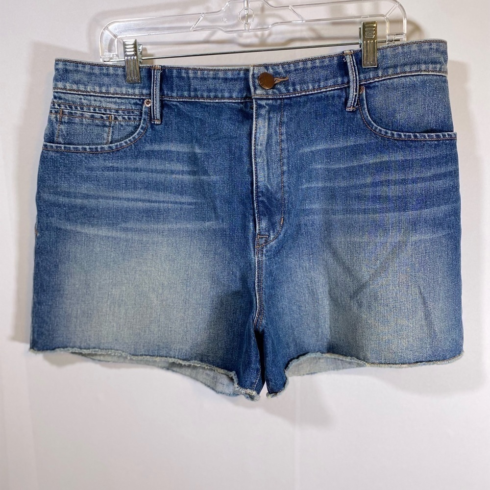 NWT LOU & GREY denim shorts SZ 33/16